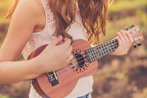 Mädchen mit Ukulele