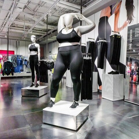 nike plus size puppe