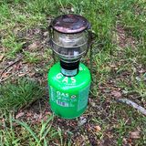 Mein wichtigster Gegenstand beim Campen ist:  "Meine Gaslaterne. Sie wirft ein wunderbares Licht, nicht so wie diese ungemütlichen LEDs. Und Kerzen sind bei Wind immer schlecht." (Ilka)