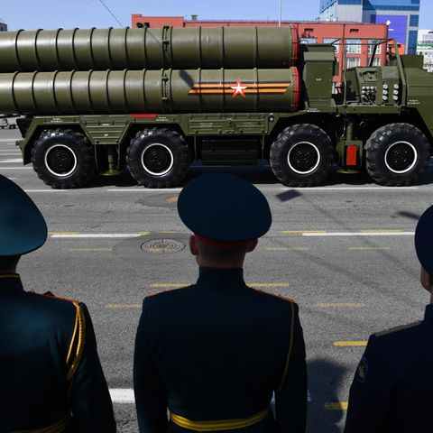 Russland verkauft die S-400 in mehrere Länder, stets zum Missfallen der USA, doch im Falle der Türkei reagiert Washington besonders empfindlich.