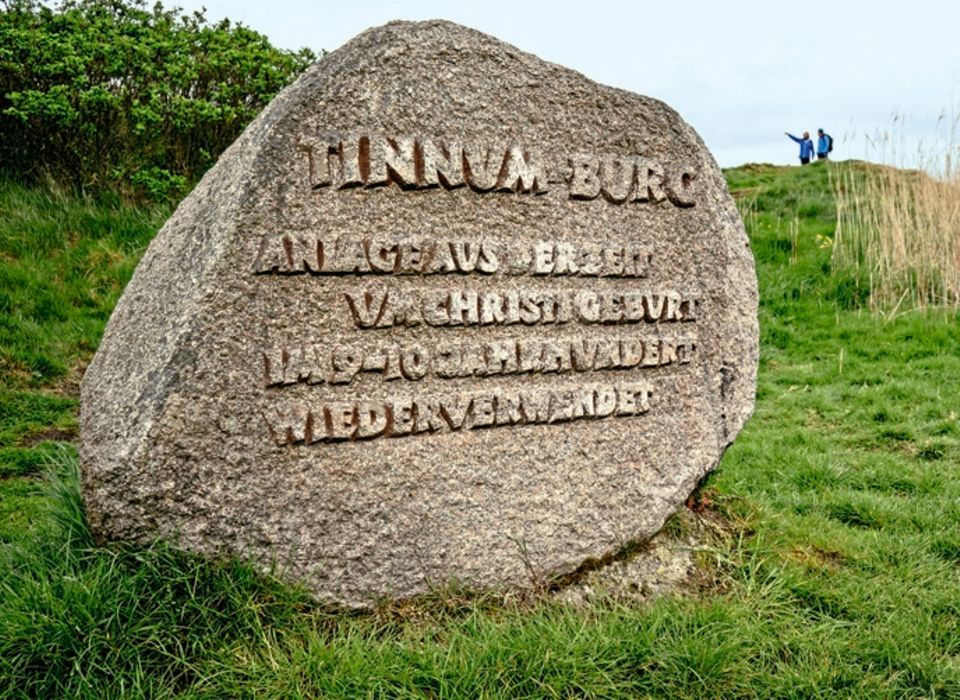 Ein Denkmal, das aus früheren Jahrhunderten erzählt: die Tinnum-Burg