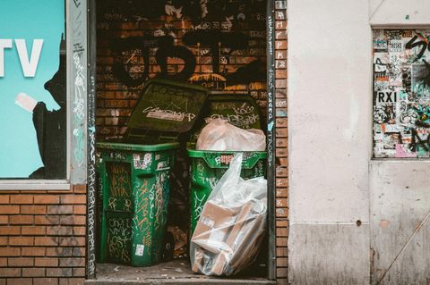 Weggeworfene Lebensmittel aus Mülltonnen "retten" ist in Deutschland illegal (Symbolbild)