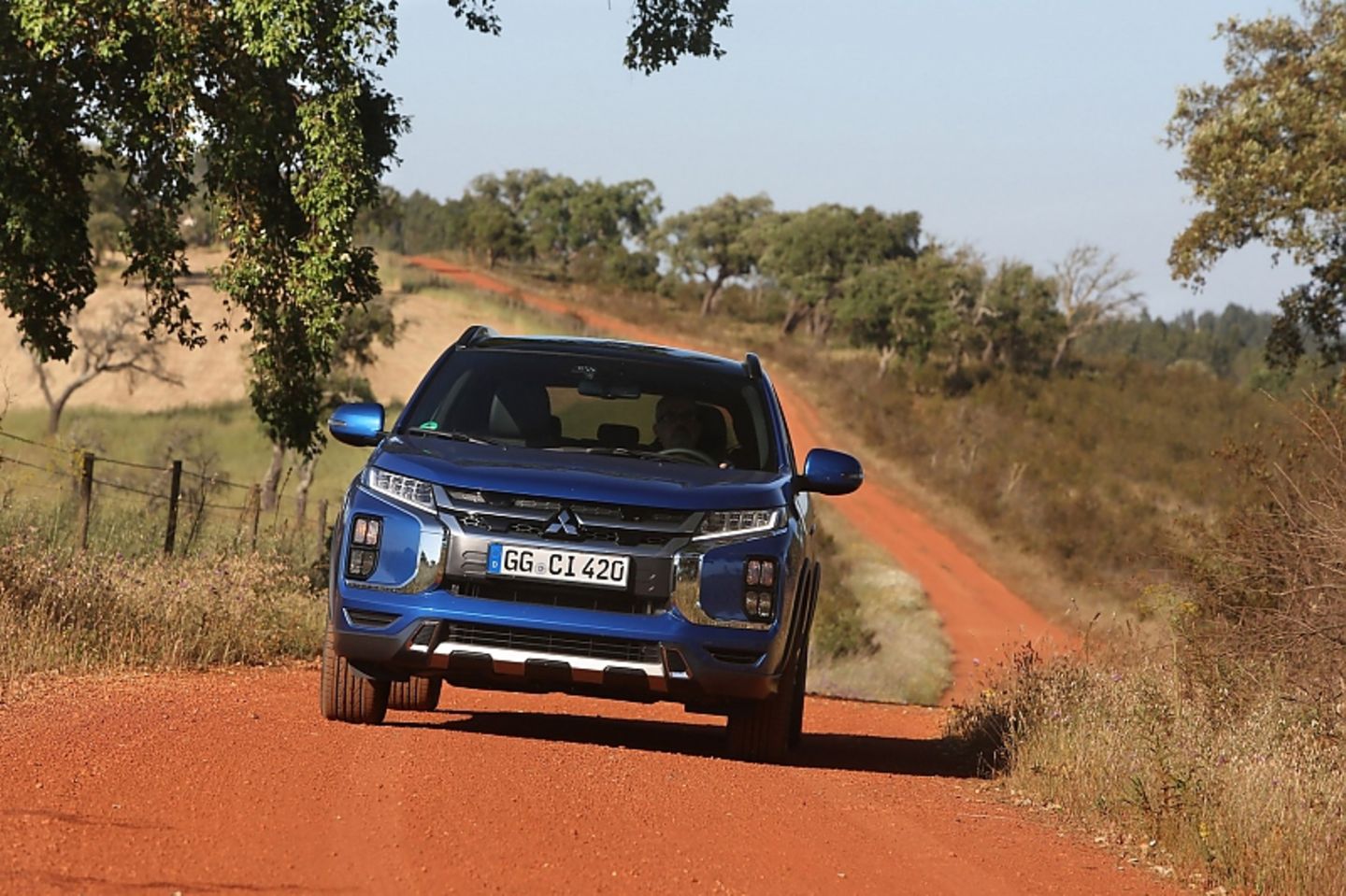 Auch auf unbefestigten Strecken kommt der Mitsubishi ASX problemlos voran
