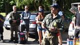 Erste Einführung: Survival-Profi Detlef Kamerau erklärt den Ablauf des Trainings