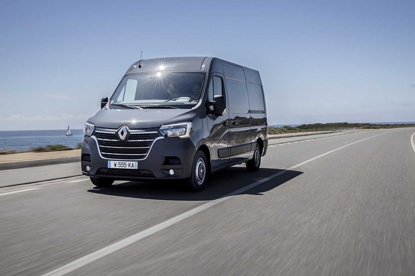 Der Renault Master 180 dCi ist bis zu 163 km/h schnell
