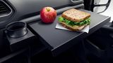 Klapptische gehören bei einem Nutzfahrzeug fast schon zum guten Ton