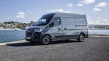 Leer wiegt der Renault Master fast zwei Tonnen