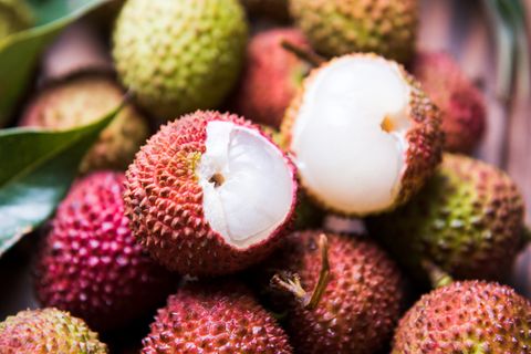 Die süße Litschi-Frucht ist ein begehrter Snack