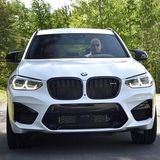 Auffällig: Die großen Lufteinlässe der Frontschürze