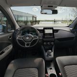 Im Interieur kommen Recyclingmaterialien aus der Auto Industrie zum Einsatz