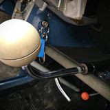 Das Getriebe des Citroen 2 CV wird per Revolverschaltung bedient