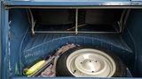 Der Kofferraum im Citroen 2 CV: zerklüftet