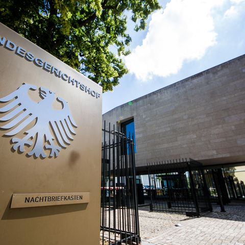 Der Eingang zum Bundesgerichtshof (BGH) in Karlsruhe. Nach Hinweisen auf einen rechtsextremen Hintergrund übernimmt der Generalbundesanwalt die Ermittlungen im Fall des erschossenen Kasseler Regierungspräsidenten Walter Lübcke.