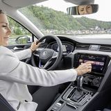 Die Bedienung des Infotainments erinnert an die eines Tablets