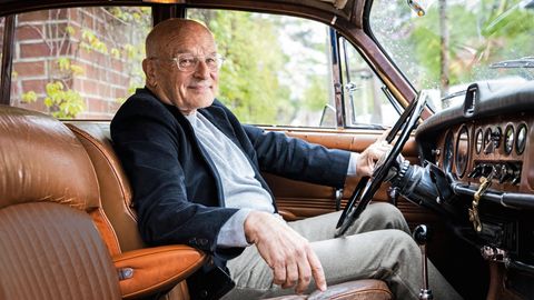 Alte Gefährte(n): Volker Schlöndorff (80) am Steuer seines Jaguars (52). Das Auto schenkte ihm der Schweizer Schriftsteller Max Frisch kurz vor seinem Tod