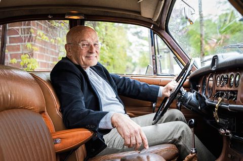 Alte Gefährte(n): Volker Schlöndorff (80) am Steuer seines Jaguars (52). Das Auto schenkte ihm der Schweizer Schriftsteller Max Frisch kurz vor seinem Tod