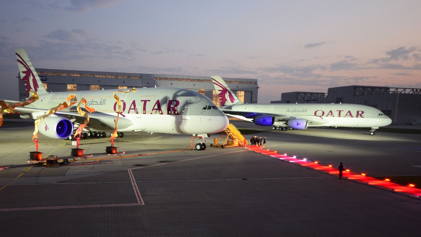 2 Airbus A380 von Qatar Airways