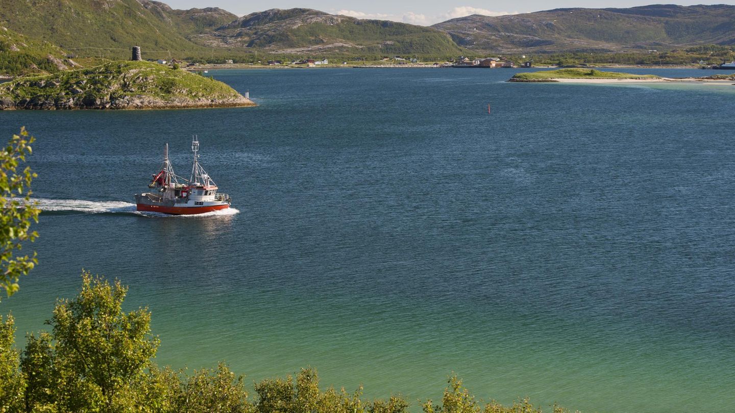 Auf der norwegischen Insel Sommarøy geht die Sonne im Sommer knapp 70 Tage lang nicht unter
