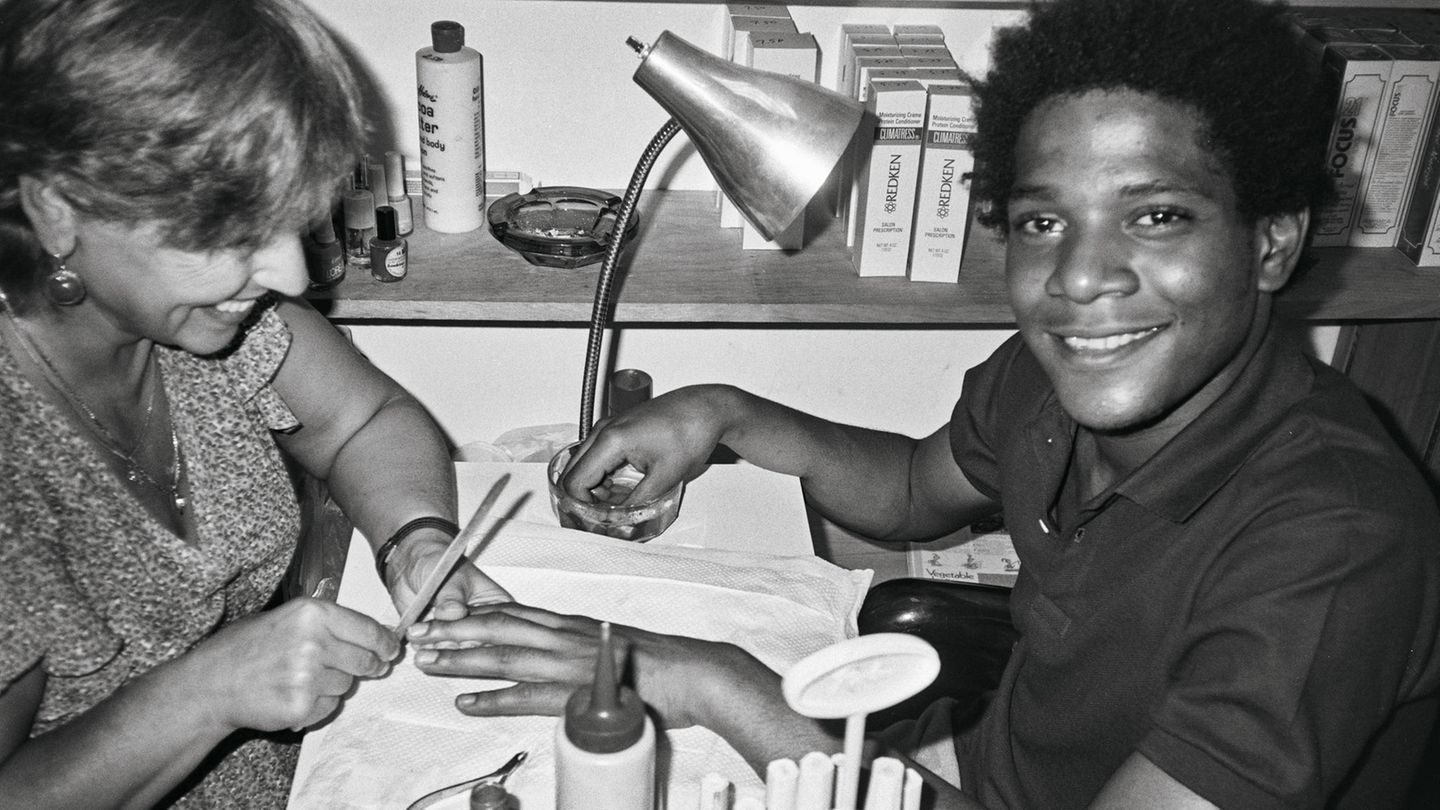 Warhol on Basquiat Basquiat bei der Maniküre