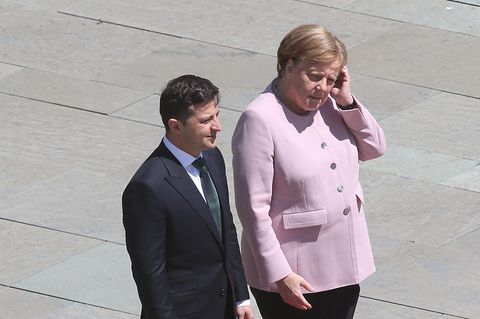 Angela Merkel zusammen mit dem ukrainischen Präsidenten Wolodymyr Selensky