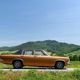 Der Opel Admiral B 2.8 E ist 4,90 Meter lang