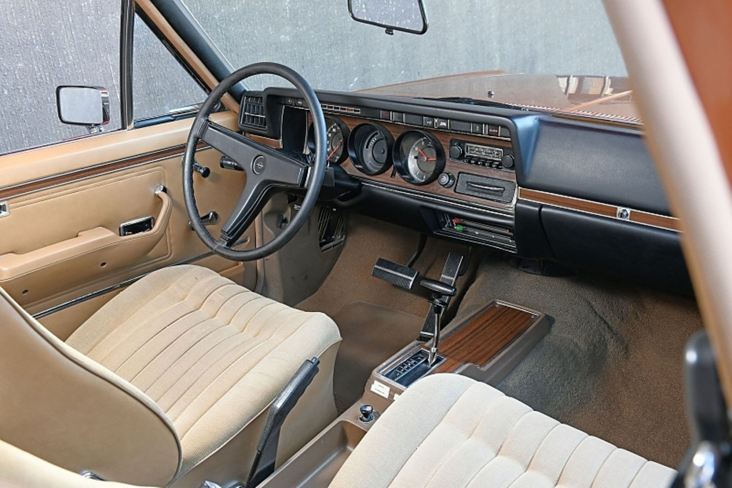 Funktionelles Cockpit ohne großes Chi-Chi