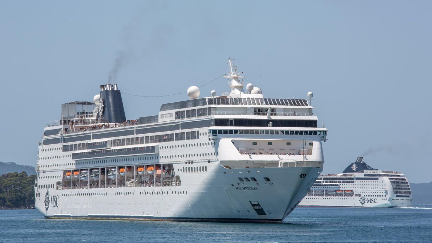 "MSC Sinfonia"