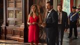 Szene aus dem Netflix-Film "Murder Mystery" mit Jennifer Aniston und Adam Sandler