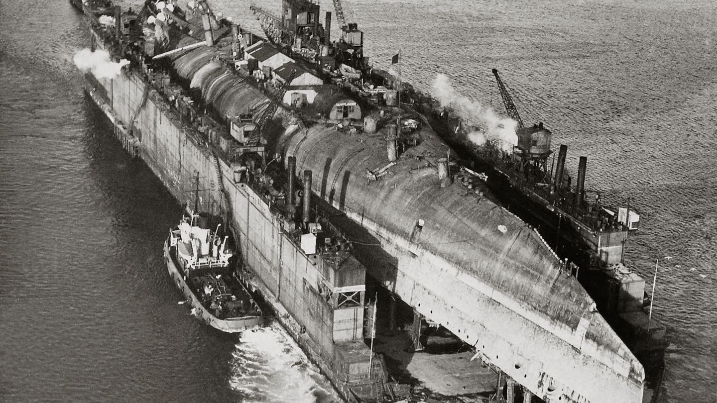 Ruhmloses Ende. Die SMS Derfflinger wurde gehoben und als Altmetall verwertet.