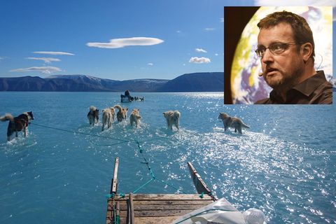 Grönland: Schlittenhunde laufen scheinbar über Wasser – ein ikonisches Bild zum Thema Klimawandel?