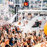 Pool-Party und Bingo-Partie in einem – und Konfettiregen gibt's für die Insta-Show