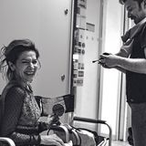 Die Schauspielerin wirkt ausgelassen bei Dreharbeiten in Niederbayern im Sommer 2018, wo sie mit Uschi Glas und Jutta Speidel vor der Kamera stand