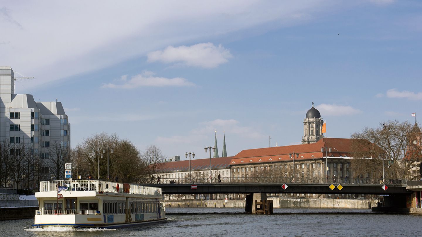 Die Jannowitzbrücke in Berlin