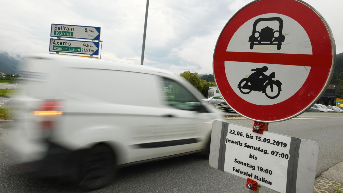 Bundesstraßen entlang der Inntal- und Brennerautobahn für den Umgehungsverkehr gesperrt