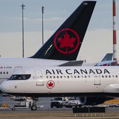 Kanada: Frau wird von Bordpersonal in Flugzeug vergessen