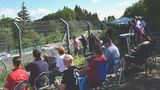 Direkt an der Rennstrecke mit Blick auf den Schwalbenschwanz hatten die Camper einen Logenplatz.