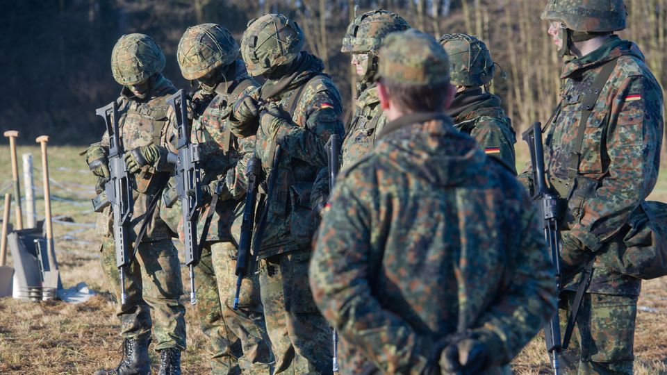 "Gas, Wasser, Schießen": Ein eher geschmackloser Werbeslogan der Bundeswehr?