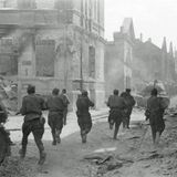 Stürmenden Rotarmisten in Jelgava.