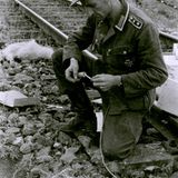 Auf dem Rückzug sprengten die Deutschen die Eisenbahnen und hinterließen "verbrannte Erde".