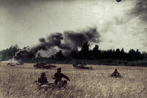 Gegenstoß von Truppen der Division Großdeutschland.