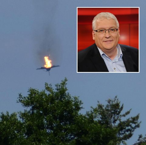 Experte: "Möglicherweise haben Teile mit hoher Geschwindigkeit den Piloten tödlich getroffen"