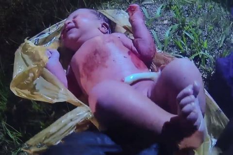 US-Cop rettet Baby aus Plastiktüte