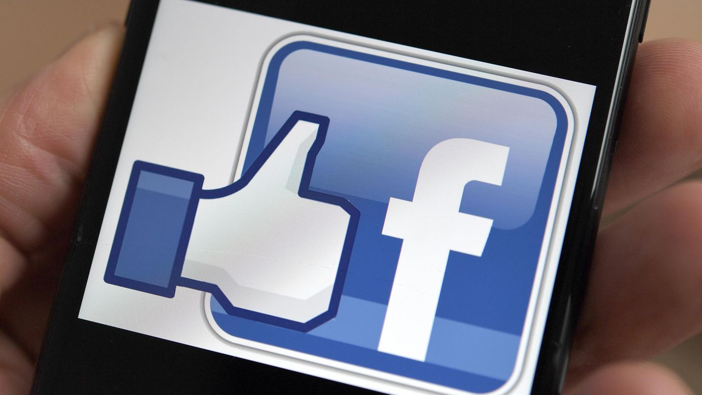 Für einen Like auf Facebook wurde in Großbritannien eine Frau von ihrem Partner brutal verprügelt 
