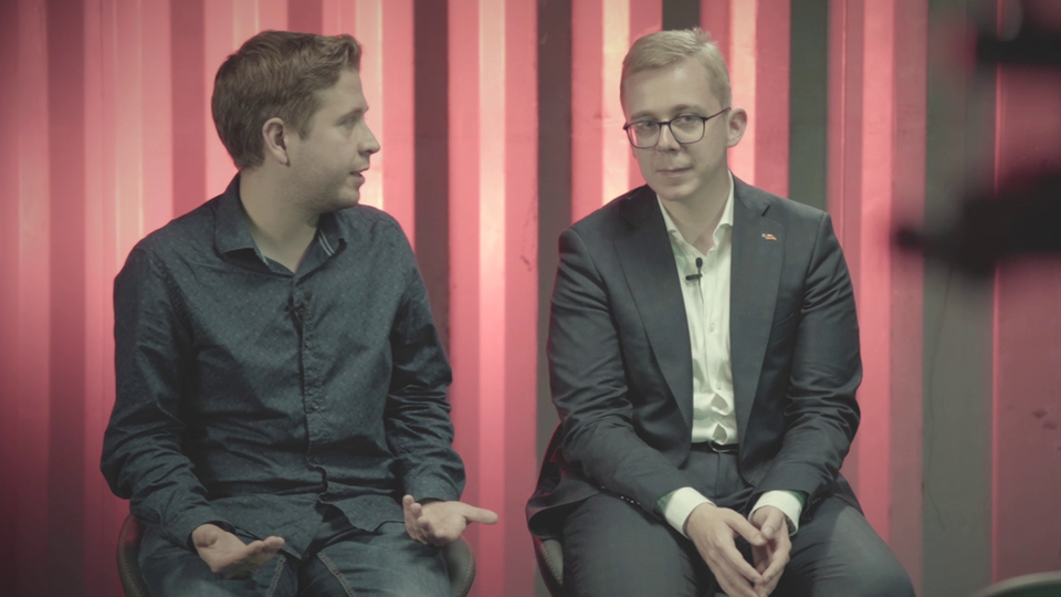Juso-Chef Kevin Kühnert (li.) und CDU-Politiker Philipp Amthor bei der Debatte in der stern-Diskuthek
