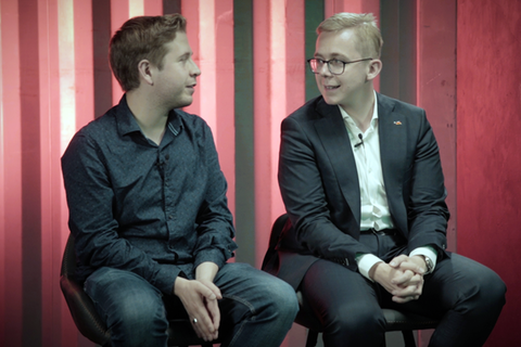 Juso-Chef Kevin Kühnert (li.) und CDU-Politiker Philipp Amthor bei der Debatte in der stern-Diskuthek