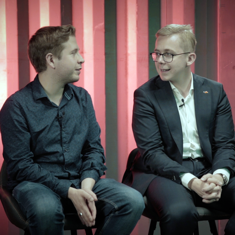 Juso-Chef Kevin Kühnert (li.) und CDU-Politiker Philipp Amthor bei der Debatte in der stern-Diskuthek