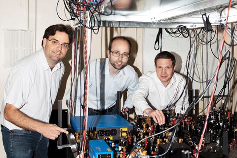Sie bringen Taktung ins Chaos: Die Gründer von Swabian Instruments Markus Wick, Michael Schlagmüller und Helmut Vedder (v.l.) bauen die genaueste Stoppuhr der Welt