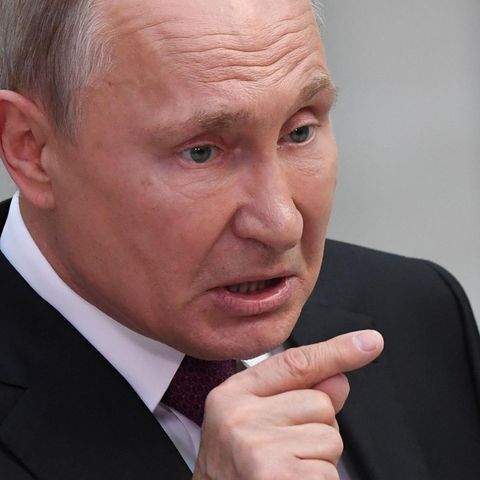 Wladimir Putin hat bei einem Interview erneut deutlich gemacht, was er von Angela Merkels Flüchtlingspolitik hält: nichts. 