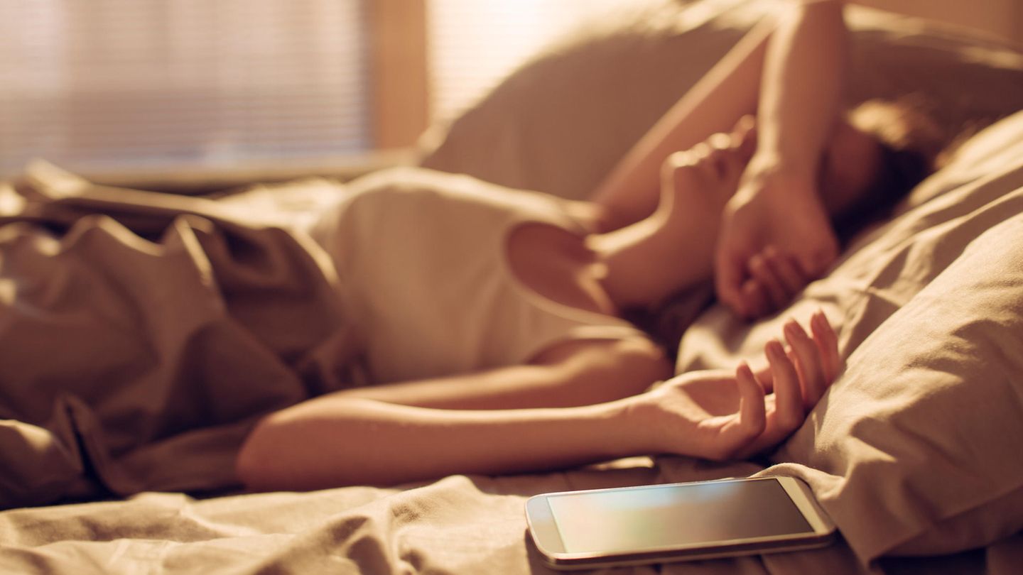 Das Smartphone im Bett ist eine unterschätzte Gefahr