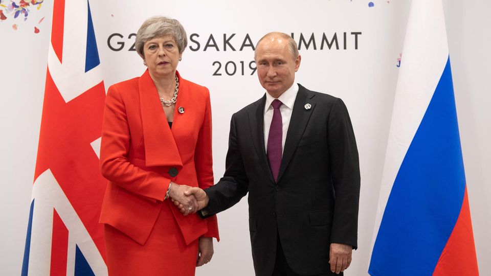 Theresa May und Wladimir Putin Theresa May und Wladimir Putin